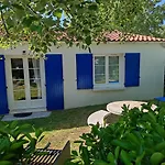 بيت للعطل Les Cariatides